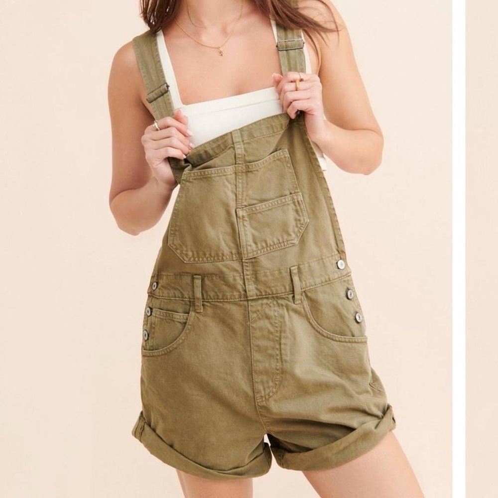 ✨SOLD✨ Free People We the Free Ziggy Shortalls Overalls in Greyed Olive Green - Picture 2 of 6